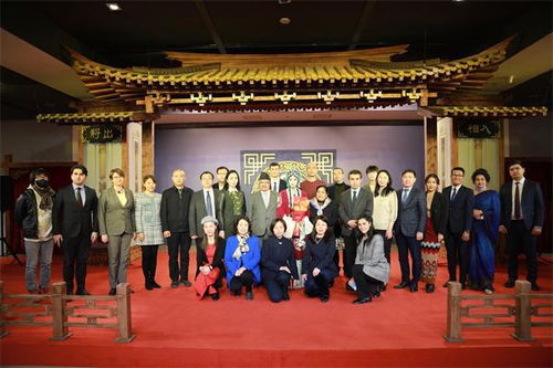 上合組織國家使節(jié)打卡全球吉慶生肖設(shè)計大賽邀請展 沉浸式體驗(yàn)中國生肖文化魅力